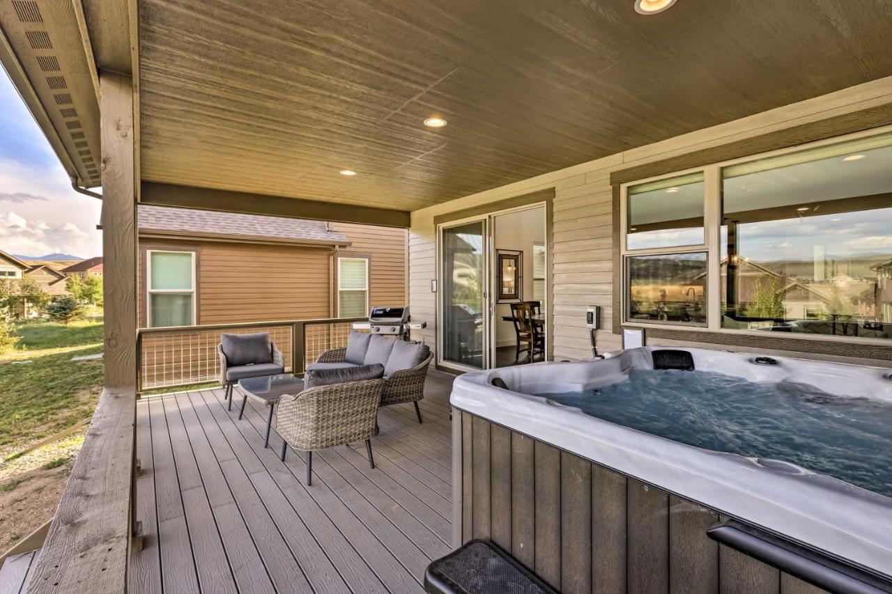 Chic Granby Home With Furnished Deck And Hot Tub! 外观 照片